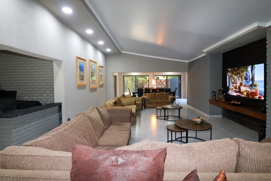 5 Bedroom Property for Sale in Irene Park North West